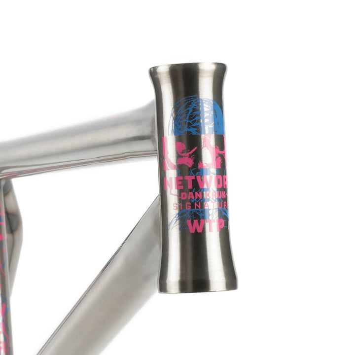 Network Frame "Dan Kruk" Signature
