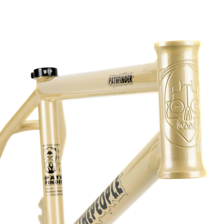 Pathfinder Frame / Felix Prangenberg Signature