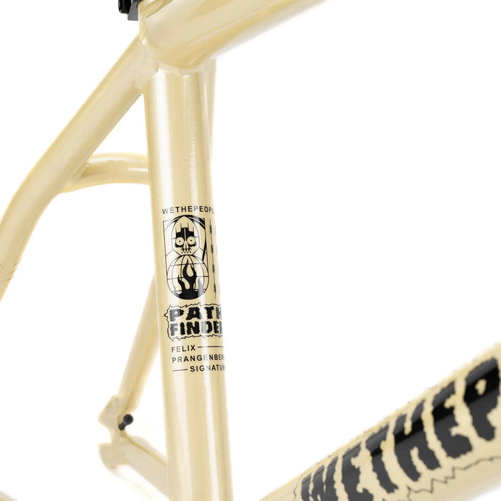 Pathfinder Frame / Felix Prangenberg Signature