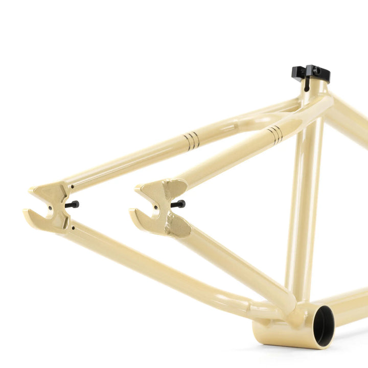 Pathfinder Frame / Felix Prangenberg Signature
