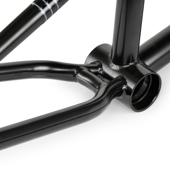 Pathfinder Frame / Felix Prangenberg Signature