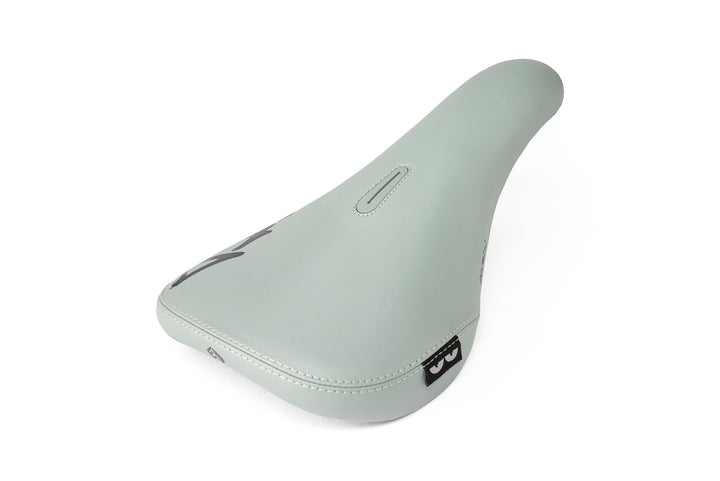 ECLAT VOID PIVOTAL SEAT