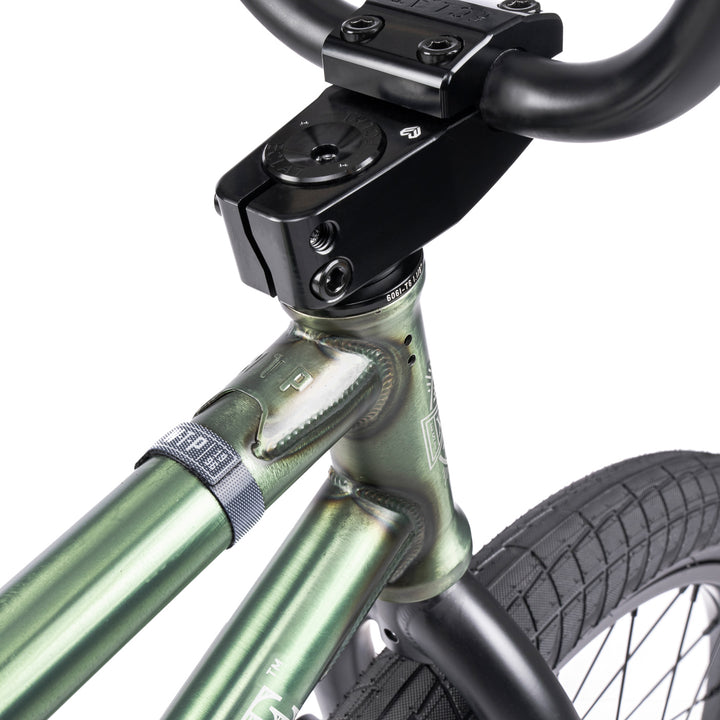 WETHEPEOPLE REVOLVER COMPLETE BIKES