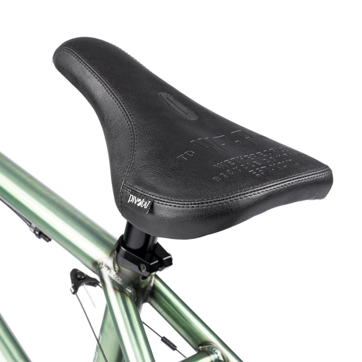 WETHEPEOPLE REVOLVER COMPLETE BIKES