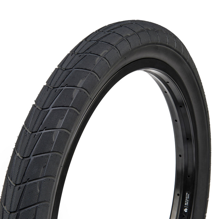 Predator Tire (Bruno Hoffmann Signature)