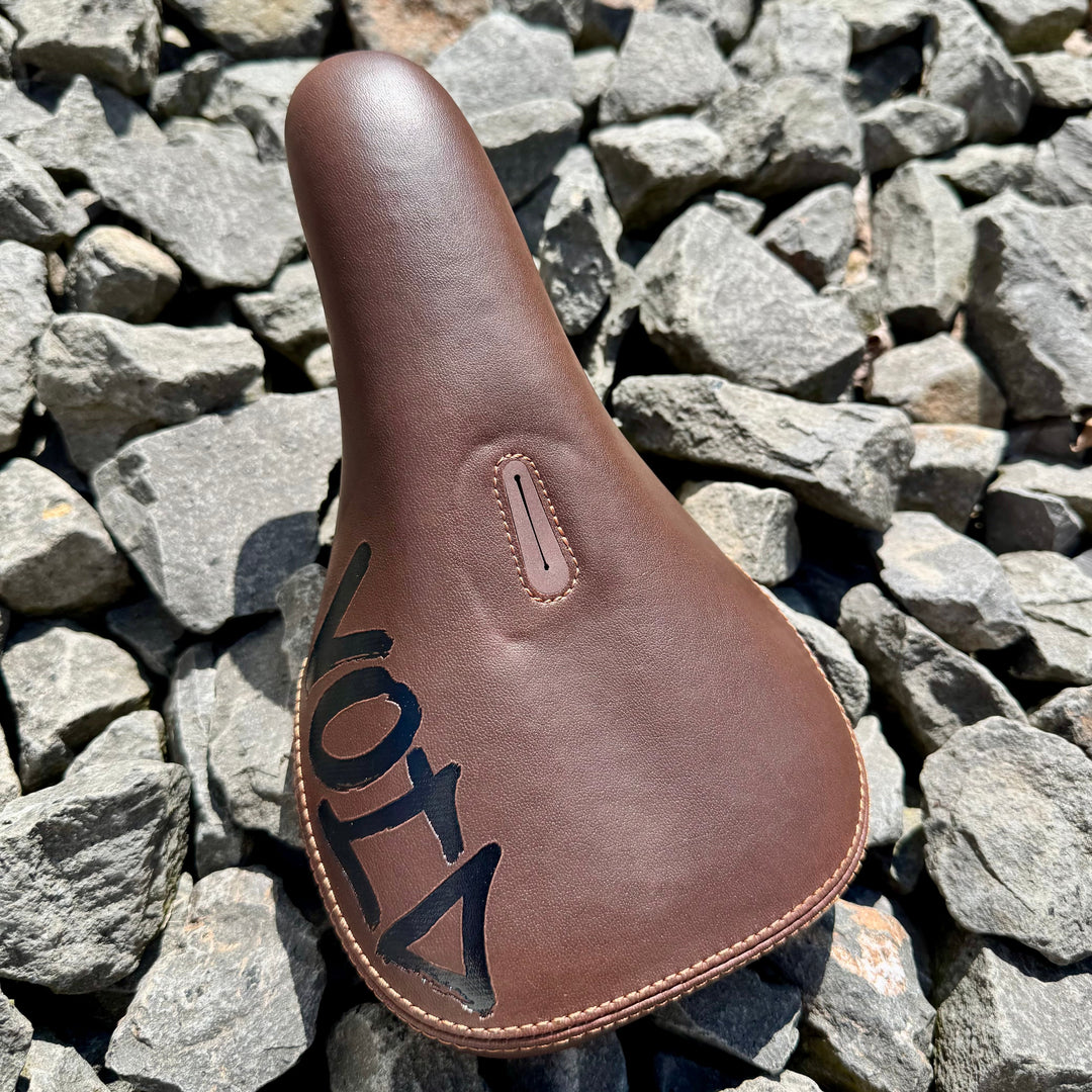 ECLAT VOID PIVOTAL SEAT