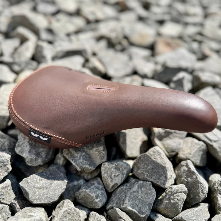 ECLAT VOID PIVOTAL SEAT