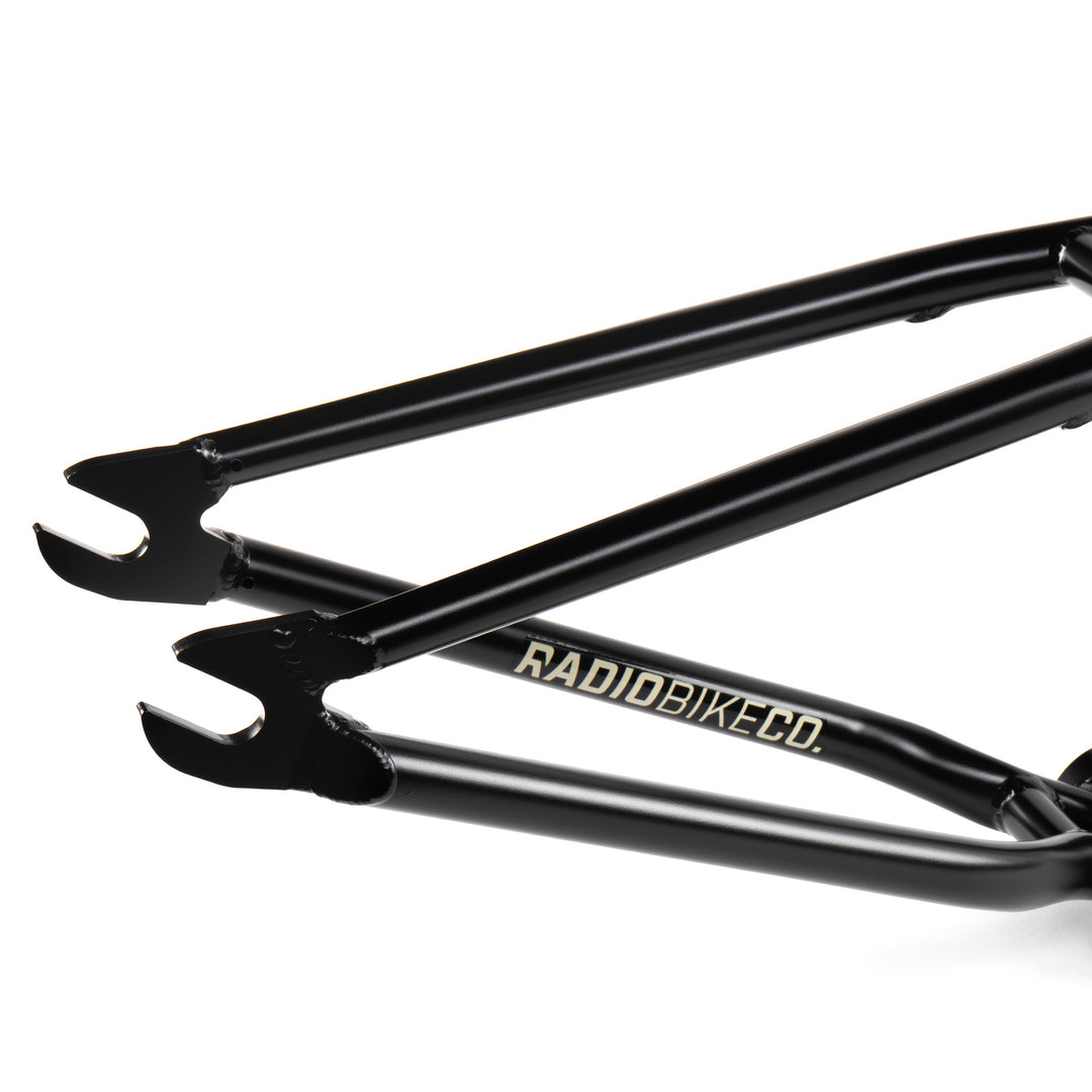 RADIO SAXON FRAME