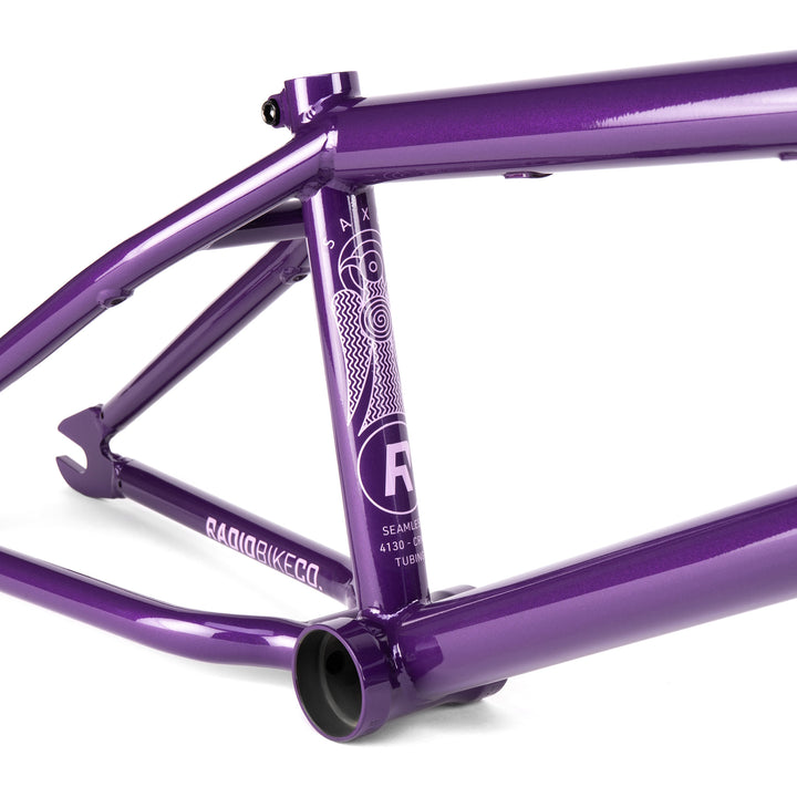 RADIO SAXON FRAME