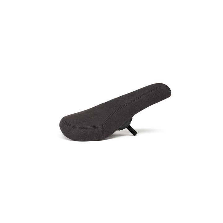 SALTPLUS PIVOTAL SEAT with embossed top cover and black color, compatible with Pivotal seat posts.