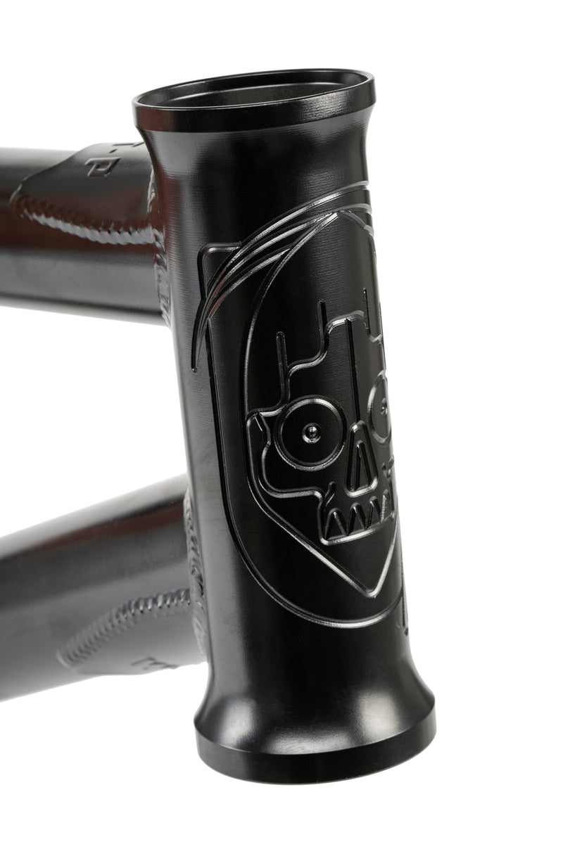 Pathfinder Frame / Felix Prangenberg Signature