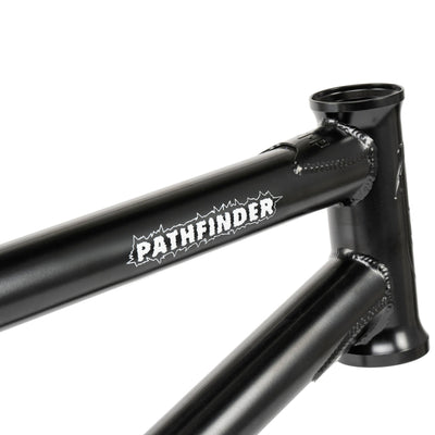 Pathfinder Frame / Felix Prangenberg Signature
