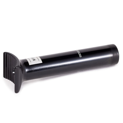 Socket pivotal seatpost