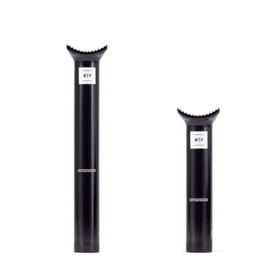 Socket pivotal seatpost